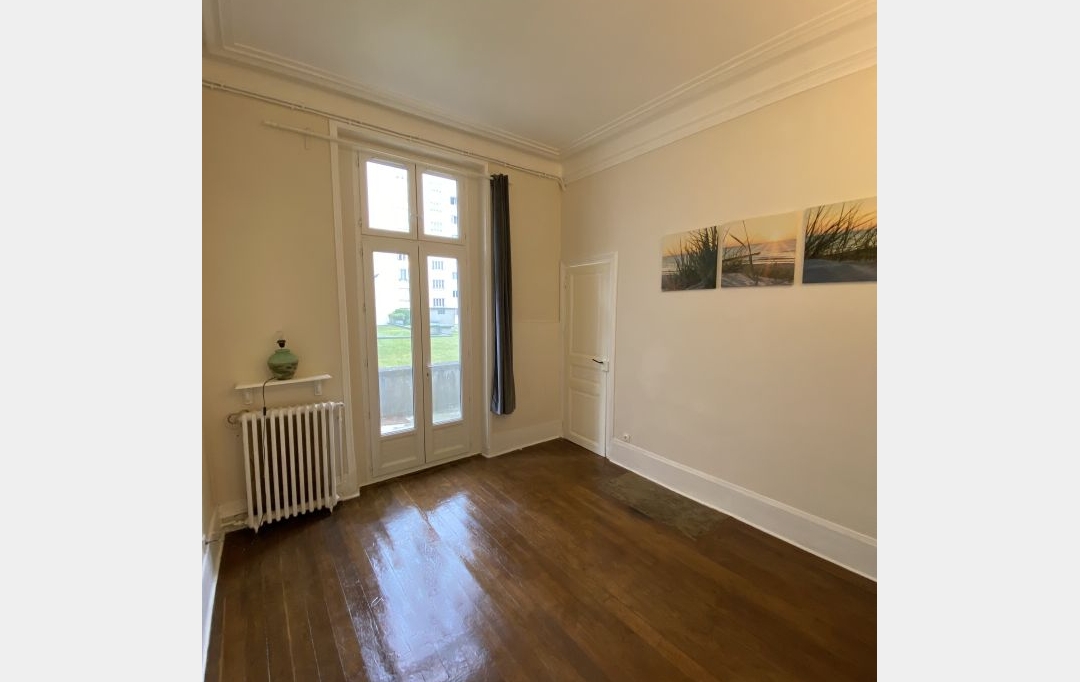 Annonces BAGNEUX : Appartement | CHARENTON-LE-PONT (94220) | 30 m2 | 1 150 € 