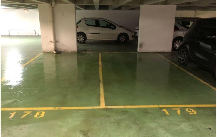  Annonces BAGNEUX Garage / Parking | PARIS (75011) | 12 m2 | 28 000 € 