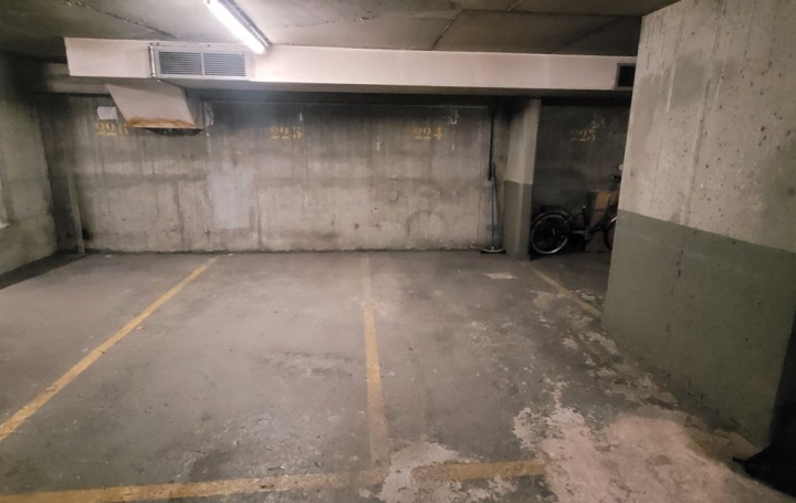  Annonces BAGNEUX Garage / Parking | PARIS (75016) | 17 m2 | 60 000 € 